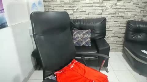 Snapshot of heidy_sumers chatting on 10-24-25, 05:42 Heidy Sumers online show from 10-24-25, 05:42