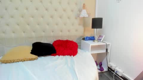 Snapshot of heleenhott_ chatting on 12-16-24, 06:38 hellen online show from 12-16-24, 06:38