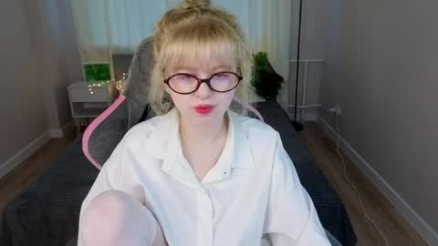 Helen Carson online show from 05-26-26, 12:17