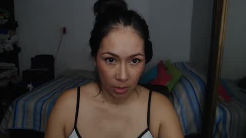 Snapshot of helen_lya chatting on 04-16-26, 09:04 Helen online show from 04-16-26, 09:04