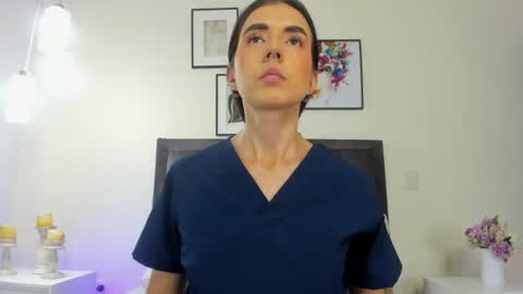 Snapshot of helen_mooree chatting on 06-17-26, 12:50 Helen online show from 06-17-26, 12:50