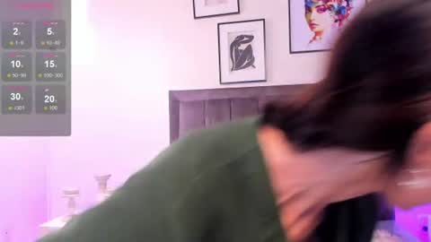 Snapshot of helen_mooree chatting on 07-19-26, 01:04 Helen online show from 07-19-26, 01:04
