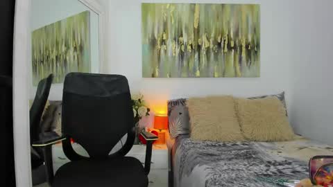 Helena Santos  online show from 09-09-25, 11:43