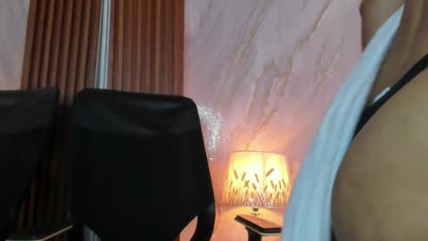 Helena Santos  online show from 04-22-26, 04:30