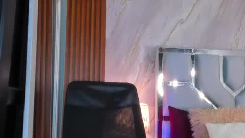 Helena Santos  online show from 07-11-26, 10:40