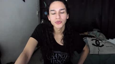 helena_spellman online show from 12-18-25, 12:38