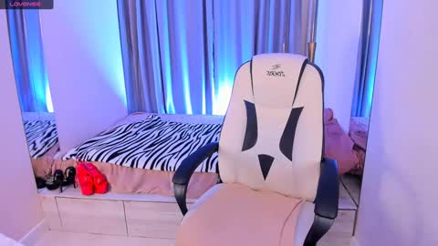 Snapshot of helenaregal chatting on 01-13-25, 09:30 Helena online show from 01-13-25, 09:30