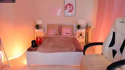 Snapshot of helenaregal chatting on 09-13-25, 01:44 Helena online show from 09-13-25, 01:44