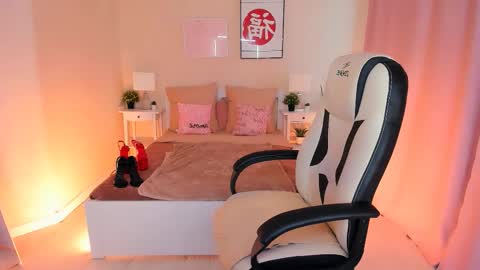 Snapshot of helenaregal chatting on 10-16-25, 08:37 Helena online show from 10-16-25, 08:37