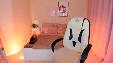 Snapshot of helenaregal chatting on 11-05-25, 01:33 Helena online show from 11-05-25, 01:33