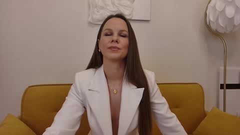 Snapshot of helenbenit chatting on 11-25-25, 07:36 Helen online show from 11-25-25, 07:36