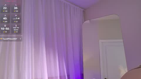 Snapshot of helenblash chatting on 07-04-26, 11:05 Scarlet online show from 07-04-26, 11:05