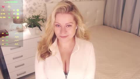 Helena Bonham online show from 12-12-24, 03:21