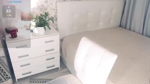 Helena Bonham online show from 02-10-25, 05:14