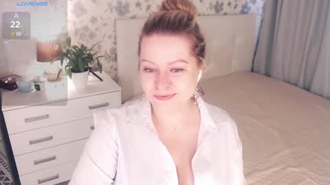 Helena Bonham online show from 02-25-25, 06:14