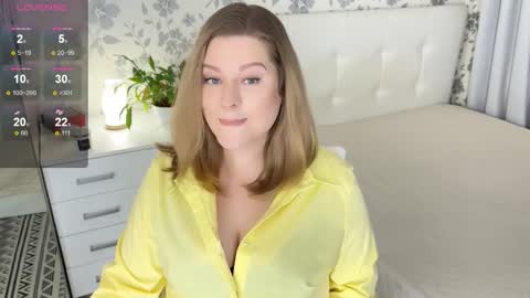 Helena Bonham online show from 10-29-25, 03:58