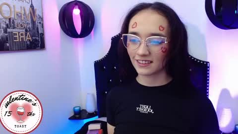 Helene online show from 02-14-25, 01:51