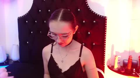 Helene online show from 03-03-25, 03:20