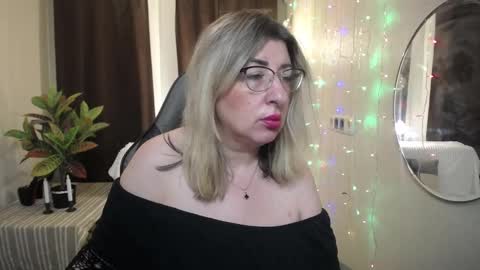 Snapshot of helenenigma chatting on 01-24-25, 10:51 helenenigma online show from 01-24-25, 10:51