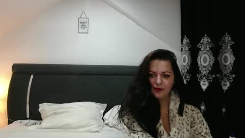 Snapshot of helenhh chatting on 12-10-24, 10:06 helenhh online show from 12-10-24, 10:06