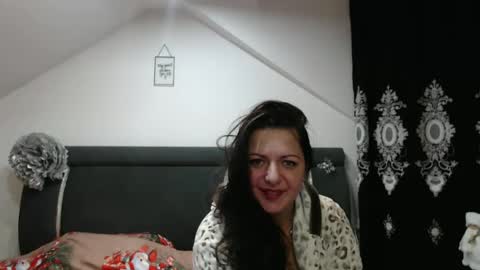 Snapshot of helenhh chatting on 12-24-24, 10:22 helenhh online show from 12-24-24, 10:22