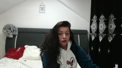 Snapshot of helenhh chatting on 02-11-25, 10:26 helenhh online show from 02-11-25, 10:26