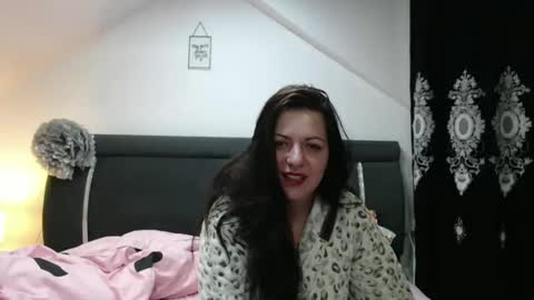 Snapshot of helenhh chatting on 02-24-25, 09:43 helenhh online show from 02-24-25, 09:43