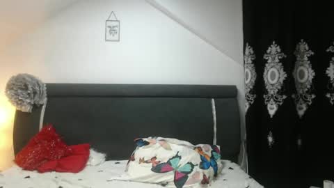 Snapshot of helenhot1989 chatting on 03-06-25, 07:47 helenhot1989 online show from 03-06-25, 07:47