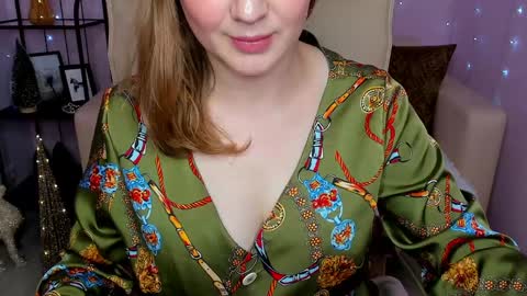 Snapshot of helens_lov chatting on 12-14-24, 01:50 Helen online show from 12-14-24, 01:50