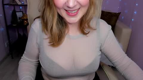Snapshot of helens_lov chatting on 12-24-24, 02:10 Helen online show from 12-24-24, 02:10