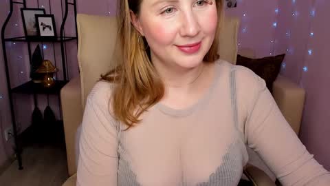 Snapshot of helens_lov chatting on 02-07-25, 08:11 Helen online show from 02-07-25, 08:11