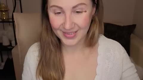 Snapshot of helens_lov chatting on 10-26-25, 02:28 Helen online show from 10-26-25, 02:28