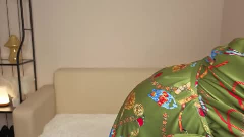 Helen online show from 03-31-26, 01:51