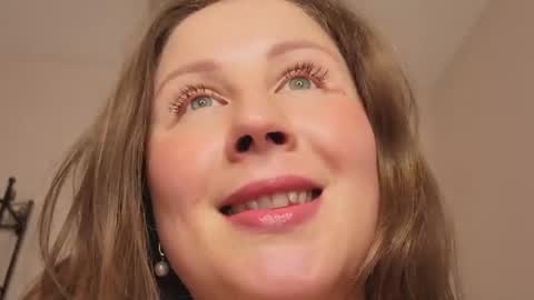 Helen online show from 07-05-26, 04:19