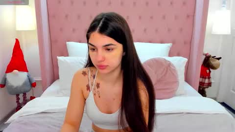 Snapshot of helentiny chatting on 12-19-25, 01:29 Helen online show from 12-19-25, 01:29