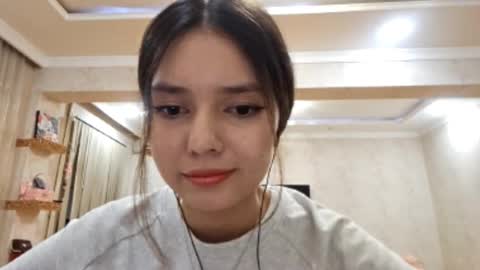 Snapshot of helgakraszewski chatting on 09-12-25, 01:33 Alice online show from 09-12-25, 01:33