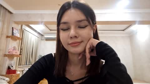 Snapshot of helgakraszewski chatting on 09-27-25, 05:18 Alice online show from 09-27-25, 05:18