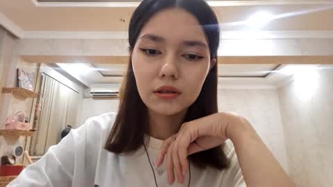Snapshot of helgakraszewski chatting on 10-10-25, 12:26 Alice online show from 10-10-25, 12:26