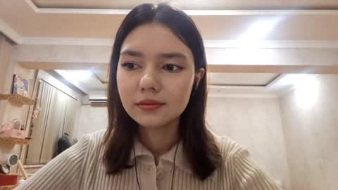 Snapshot of helgakraszewski chatting on 10-11-25, 07:12 Alice online show from 10-11-25, 07:12