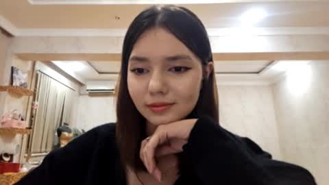Snapshot of helgakraszewski chatting on 10-15-25, 07:25 Alice online show from 10-15-25, 07:25