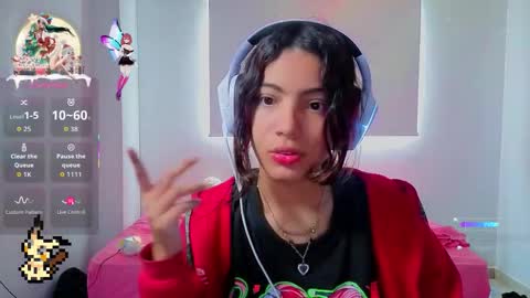 Helia Transfem and Amy online show from 11-29-25, 04:54