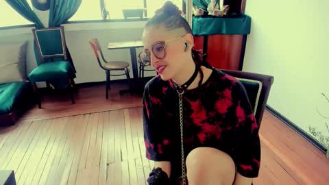 Heliconia online show from 10-22-25, 03:23