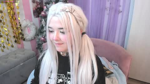 Laura online show from 12-04-24, 04:21