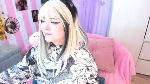 Laura online show from 01-21-25, 03:37