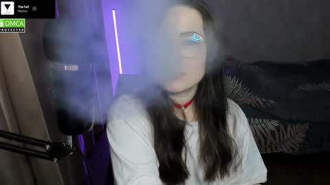Snapshot of hell_hotline chatting on 12-11-24, 05:04 Red online show from 12-11-24, 05:04