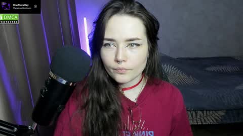 Snapshot of hell_hotline chatting on 12-19-24, 05:08 Red online show from 12-19-24, 05:08