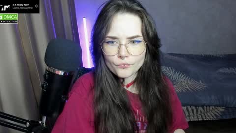 Snapshot of hell_hotline chatting on 12-22-24, 11:09 Red online show from 12-22-24, 11:09
