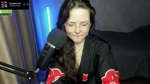 Snapshot of hell_hotline chatting on 09-30-25, 06:57 Red online show from 09-30-25, 06:57