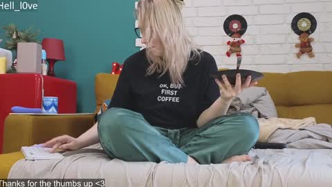 Snapshot of hell_l0ve chatting on 01-17-25, 06:15 Anastasiia online show from 01-17-25, 06:15