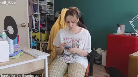 Snapshot of hell_l0ve chatting on 03-10-25, 05:00 Anastasiia online show from 03-10-25, 05:00